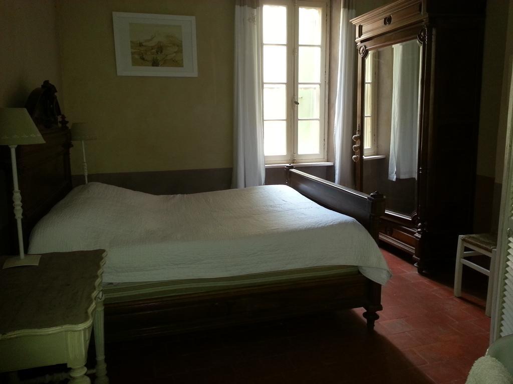 Le Patio Des Cigales Bed & Breakfast Roquefort-des-Corbieres Room photo