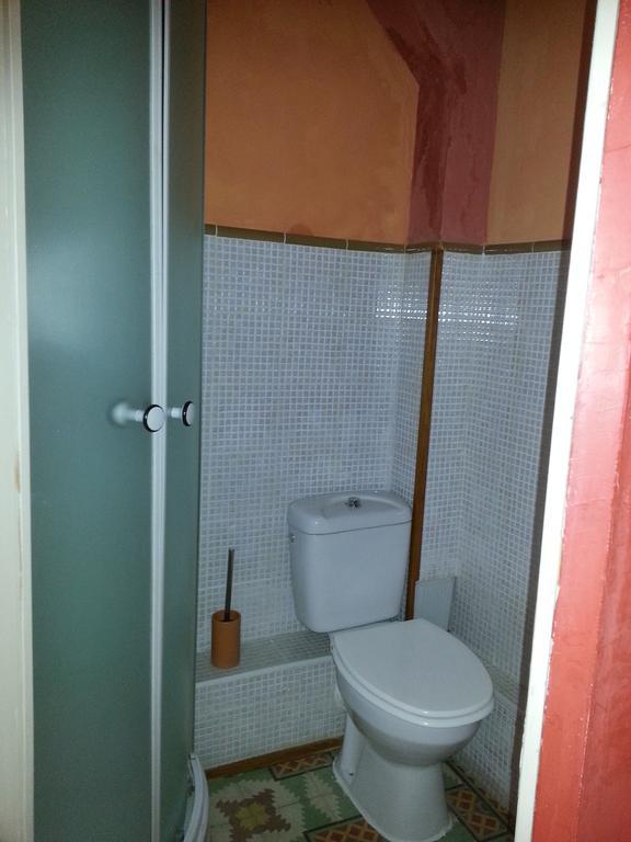 Le Patio Des Cigales Bed & Breakfast Roquefort-des-Corbieres Room photo