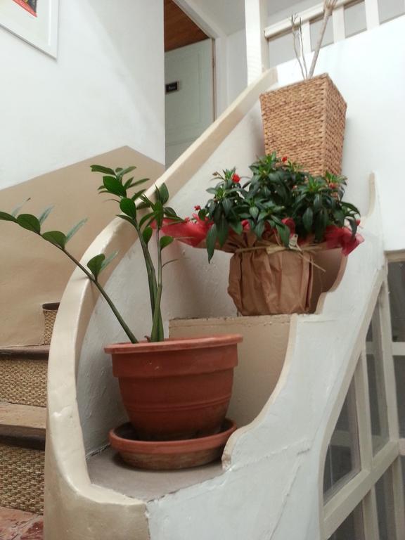 Le Patio Des Cigales Bed & Breakfast Roquefort-des-Corbieres Room photo