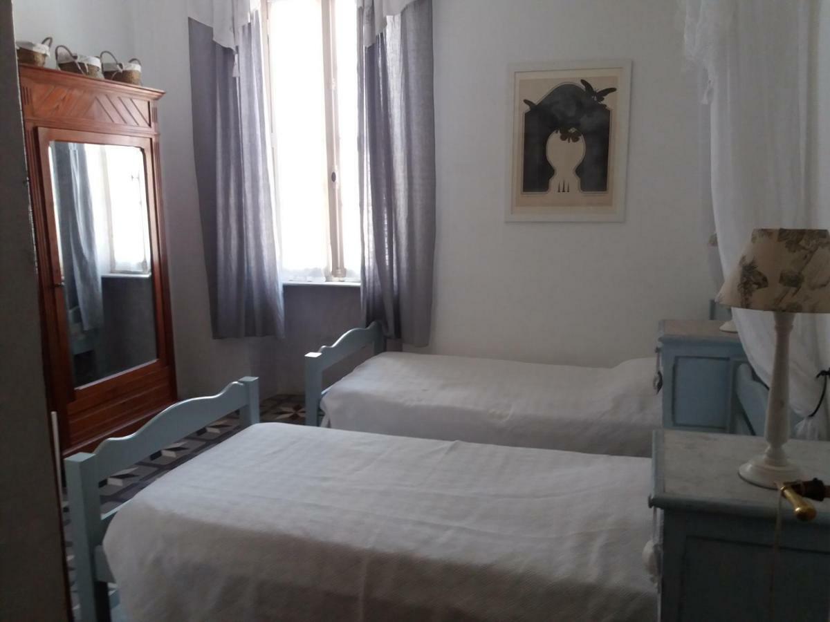 Le Patio Des Cigales Bed & Breakfast Roquefort-des-Corbieres Exterior photo