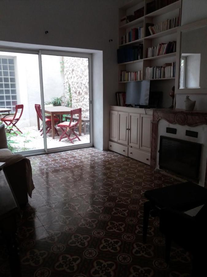 Le Patio Des Cigales Bed & Breakfast Roquefort-des-Corbieres Exterior photo