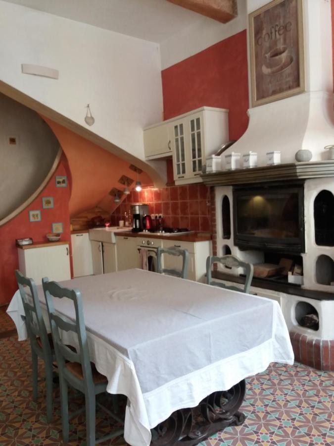 Le Patio Des Cigales Bed & Breakfast Roquefort-des-Corbieres Exterior photo