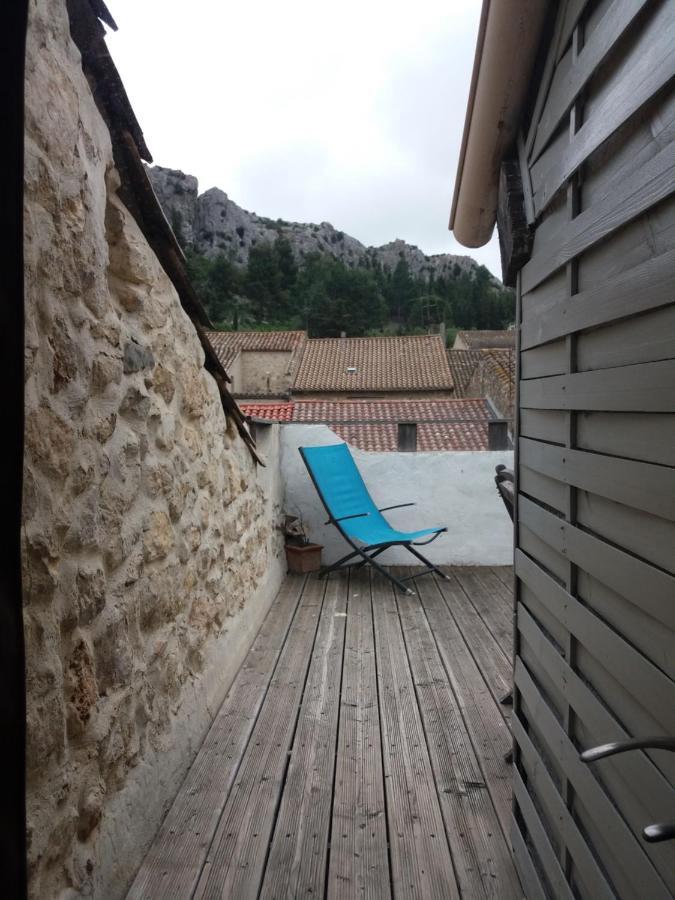 Le Patio Des Cigales Bed & Breakfast Roquefort-des-Corbieres Exterior photo
